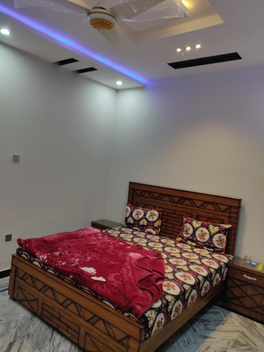 Lavish Residency Guest House Fasial Town ราวัลปินดี ภายนอก รูปภาพ